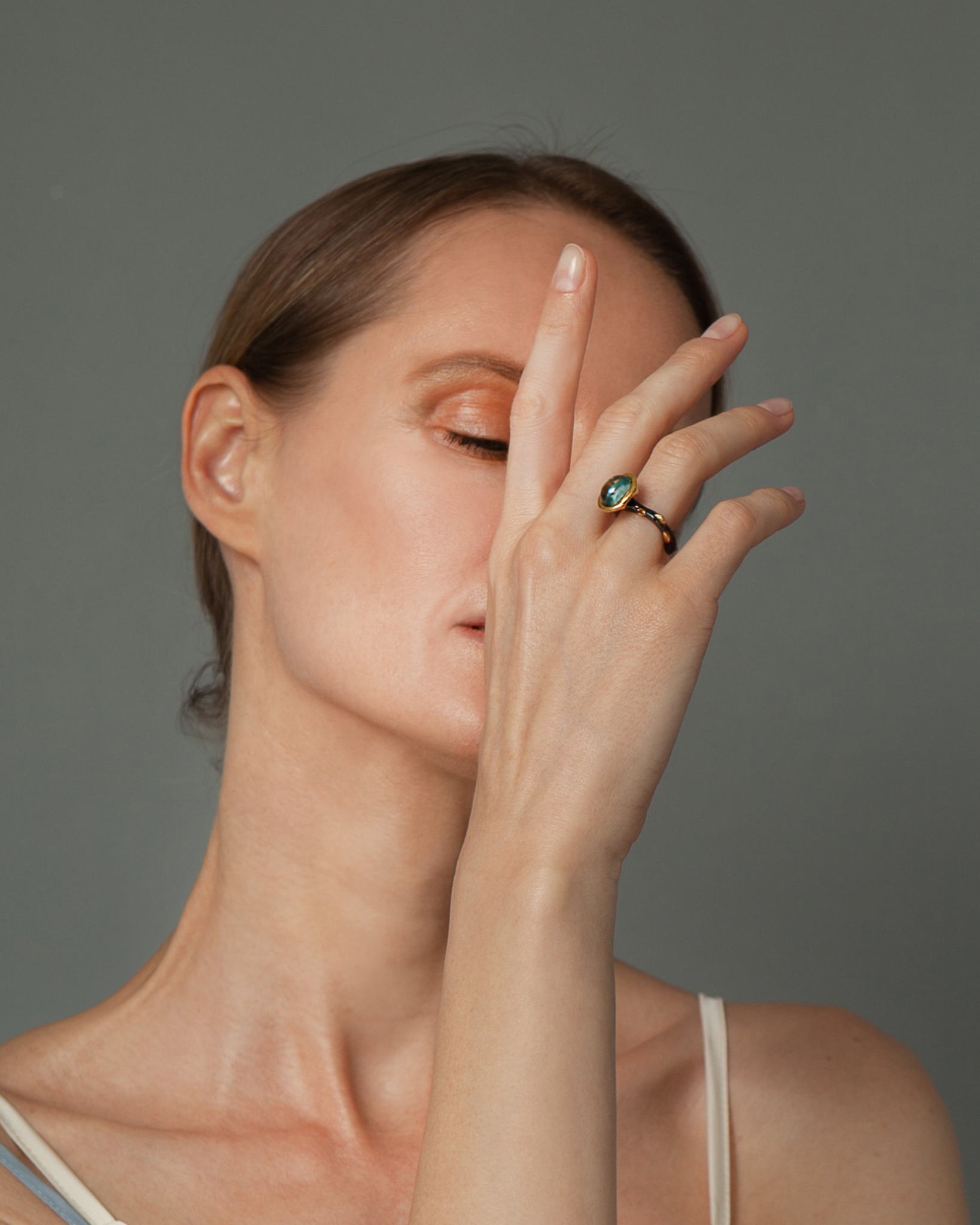 Bright flower ring