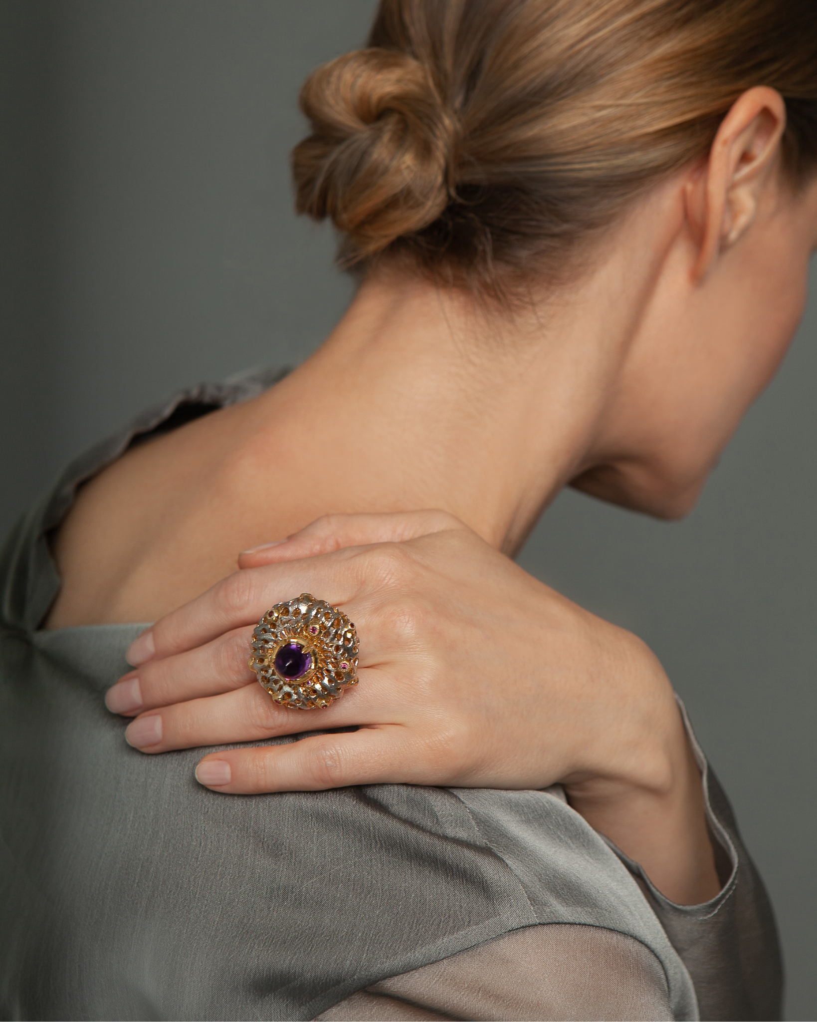 Fantastic flower ring white